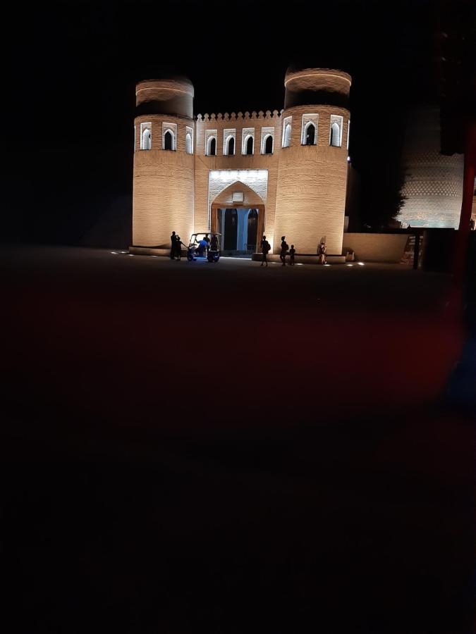 Doppi Hotel Khiva Buitenkant foto