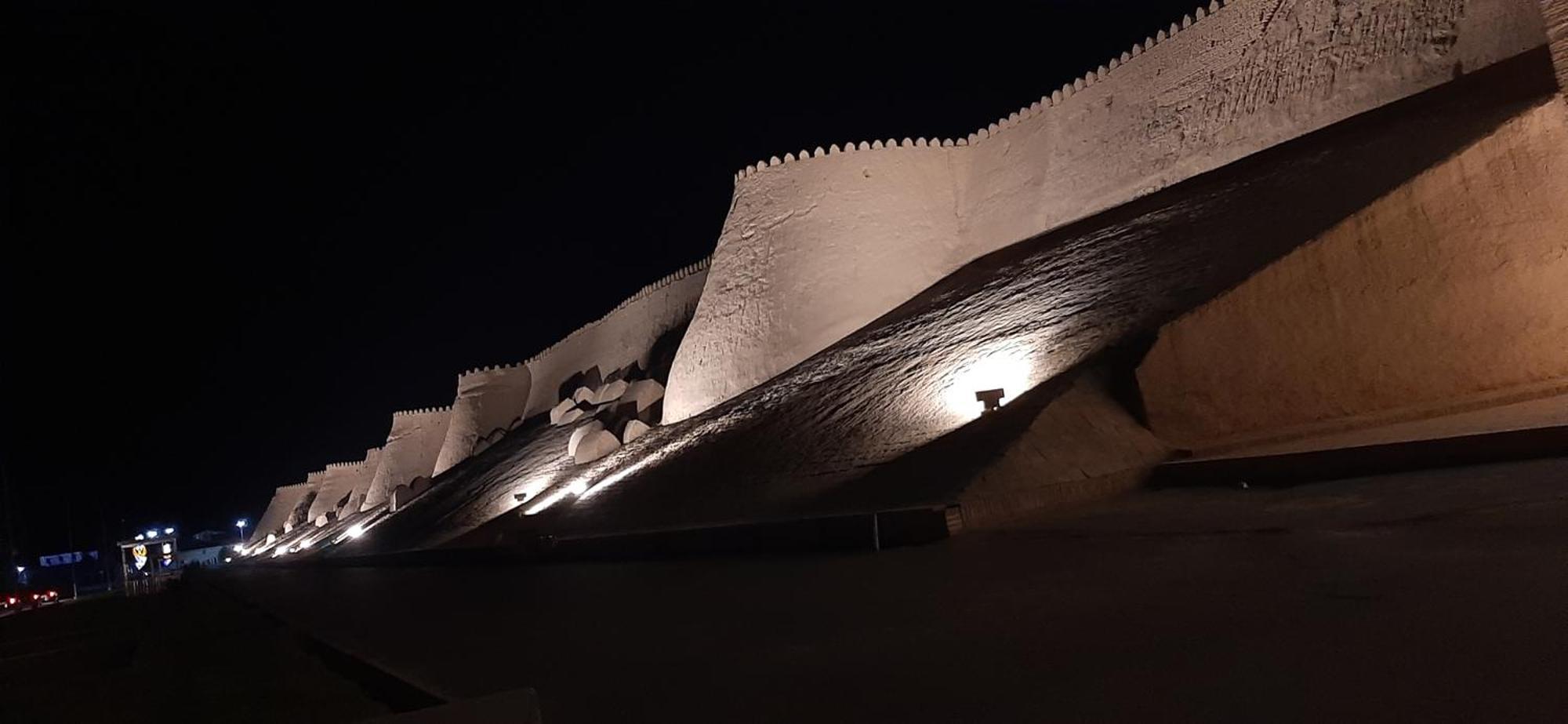 Doppi Hotel Khiva Buitenkant foto